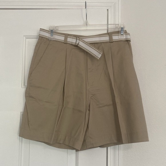 Cabin Creek NWOT khaki pleated shorts with canvas belt. - Picture 1 of 12